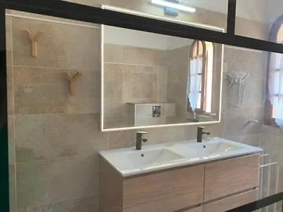 Apartmanhotel Ellada 1 *